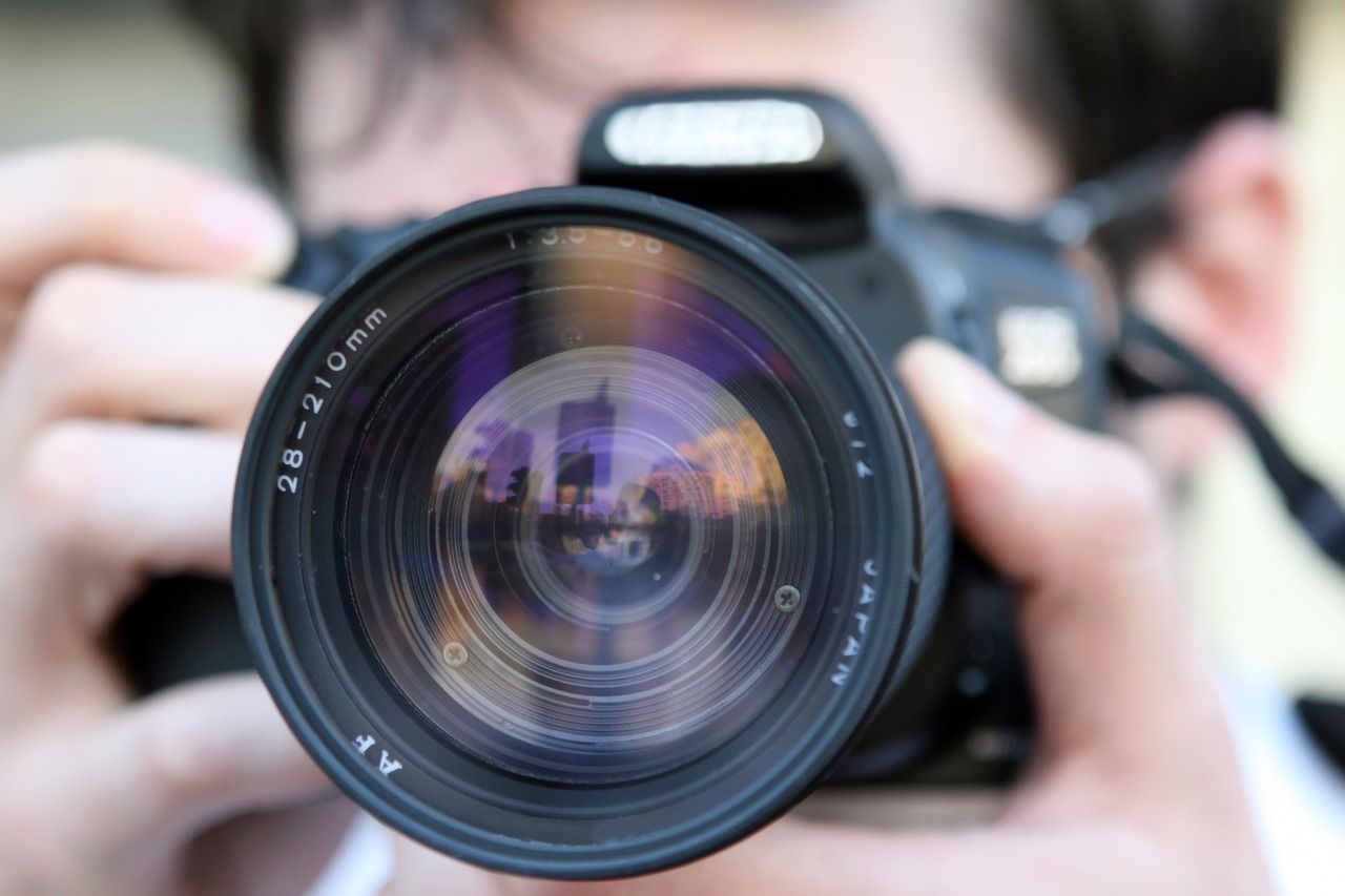 Akcesoria, które musi mieć każdy fotograf: Sprawdź naszą listę